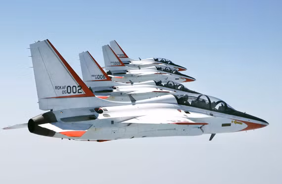 Dòng T-50 có 3 chủng loại: máy bay huấn luyện T-50A, máy bay huấn luyện T-50B và máy bay chiến đấu hạng nhẹ A-50. Đến nay, không quân Hàn Quốc đã đặt mua 50 chiếc máy bay huấn luyện tiên tiến và 44 chiếc máy bay chiến đấu hạng nhẹ A-50. Cuối năm 2005, chiếc T-50 đầu tiên được bàn giao cho quân đội Hàn Quốc.