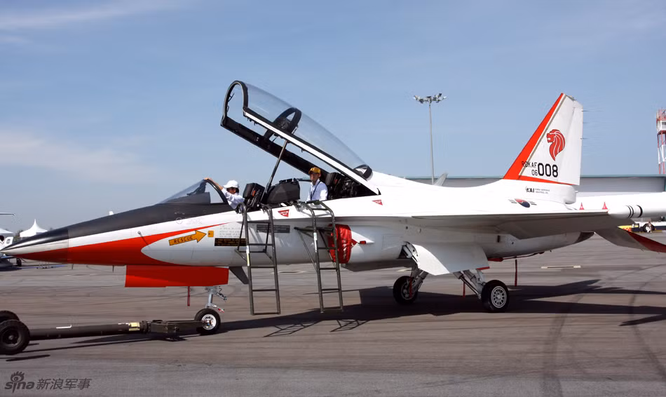 Máy bay huấn luyện cao cấp T-50