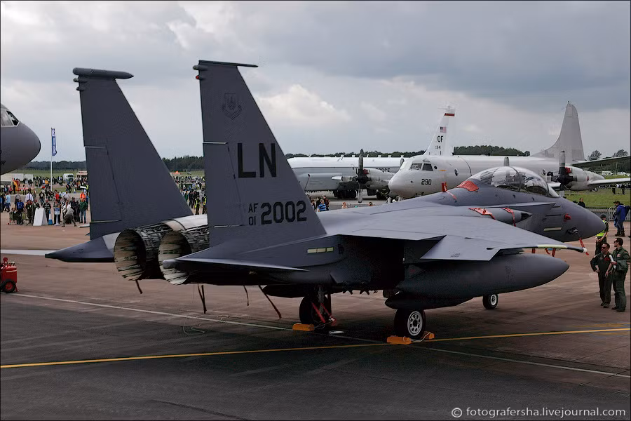 Máy bay chiến đấu F-15E. Máy bay chiến đấu F-15E.