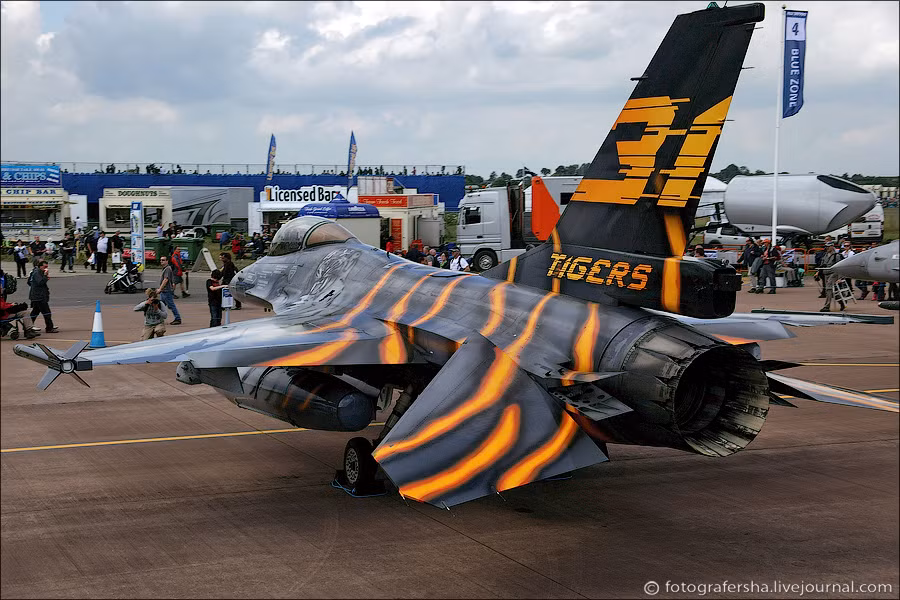Máy bay chiến đấu F-16 Tigers của Không quân Bỉ. Máy bay chiến đấu F-16 Tigers của Không quân Bỉ.