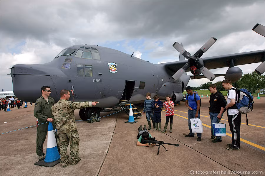 Máy bay VC-130P. Máy bay VC-130P.