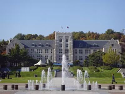 Korea University, một trong những trường đào tạo quốc tế tốt nhất Hàn Quốc ( ảnh minh họa)