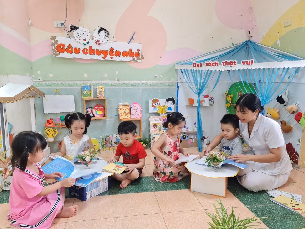 Hải Phòng sẽ quy định các khoản thu dịch vụ phục vụ, hỗ trợ hoạt động giáo dục của nhà trường (Ảnh: Lã Tiến)