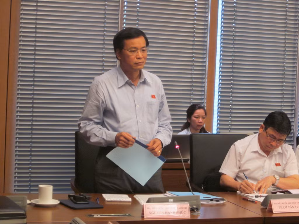 Đại biểu Quốc hội Nguyễn Hạnh Phúc phát biểu thảo luận tại tổ. (Ảnh: Đỗ Thơm)