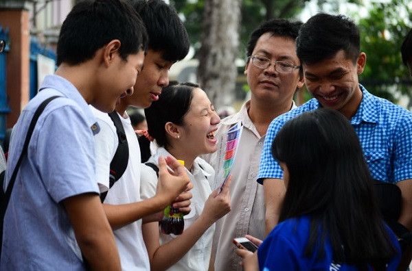 Thầy giáo “bày mưu” giúp học sinh giành điểm cao môn Ngữ văn (Ảnh: tuoitre.vn)