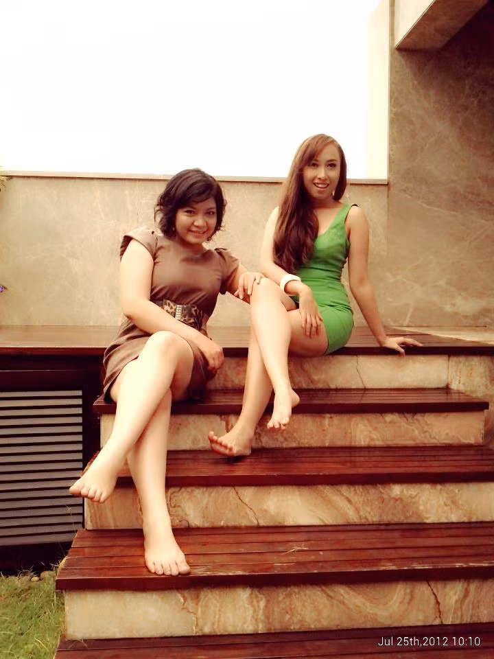 Xuân Nghi và Diễm My. Xuân Nghi và Diễm My.