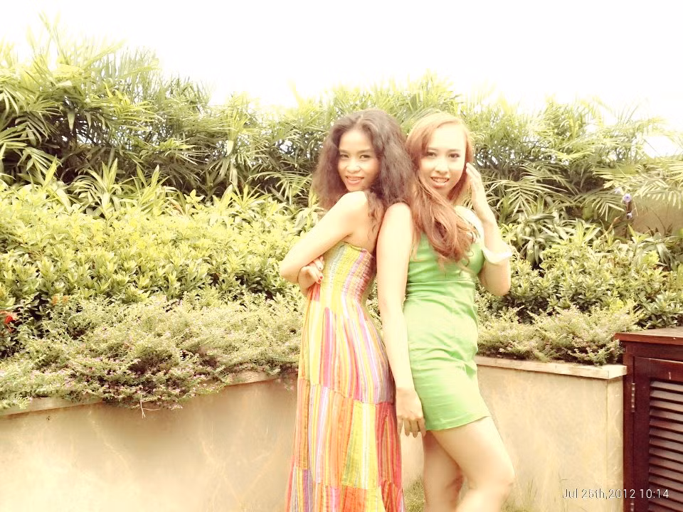 Đồng Lan và Diễm My. Đồng Lan và Diễm My.