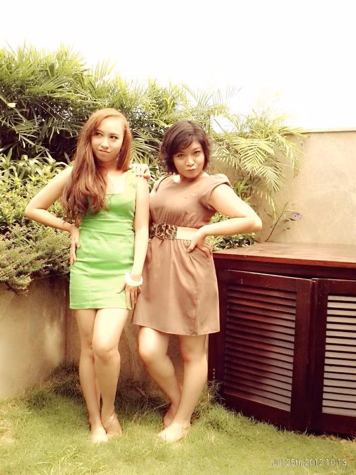 Xuân Nghi và Diễm My. Xuân Nghi và Diễm My.