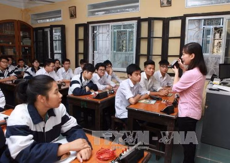 Nghịch lý trong việc sa thải và tuyển mới (Ảnh minh họa: TTXVN).