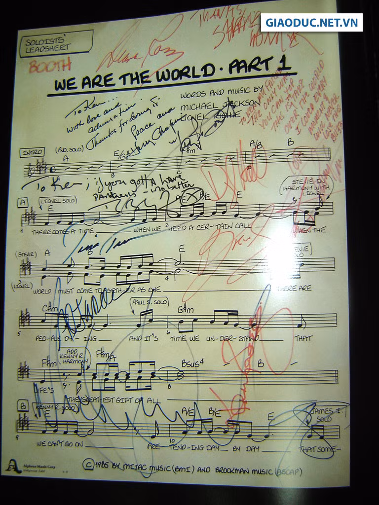 Ca khúc We are the world đã làm tên tuổi Michael Jackson đi vào huyền thoại âm nhạc thế giới, cùng chữ ký của nhiều ca sĩ nổi tiếng từng hát ca khúc này (Diana Ross, Cyndi Lauper, Stevie Wonder, có đính kèm dấu mộc nổi của gia đình Michael Jackson nằm trên cùng (bên trái). We are the world được Michael Jackson và nam danh ca Lionel Richie sáng tác vào năm 1985 và hàng loạt ca sĩ nổi tiếng đã cùng ghi âm ca khúc này để gây quỹ từ thiện giúp đỡ Châu phi nghèo đói. Ca khúc đã trở thành một tuyệt tác bất tử của nền âm nhạc thế giới. Ca khúc We are the world đã làm tên tuổi Michael Jackson đi vào huyền thoại âm nhạc thế giới, cùng chữ ký của nhiều ca sĩ nổi tiếng từng hát ca khúc này (Diana Ross, Cyndi Lauper, Stevie Wonder, có đính kèm dấu mộc nổi của gia đình Michael Jackson nằm trên cùng (bên trái). We are the world được Michael Jackson và nam danh ca Lionel Richie sáng tác vào năm 1985 và hàng loạt ca sĩ nổi tiếng đã cùng ghi âm ca khúc này để gây quỹ từ thiện giúp đỡ Châu phi nghèo đói. Ca khúc đã trở thành một tuyệt tác bất tử của nền âm nhạc thế giới.