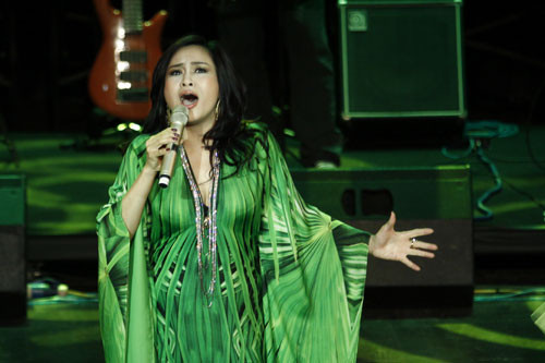 Thanh Lam sẽ tiếp tục song cùng ca cùng Uyên Linh tại liveshow Giấc mơ mùa thu - đêm duy nhất vào 20/10 tới đây. Diva cũng dành nhiều lời khen tặng dành cho Quán quân VN Idol 2010, với những mỹ từ như thông minh, tâm huyết, biết điều...