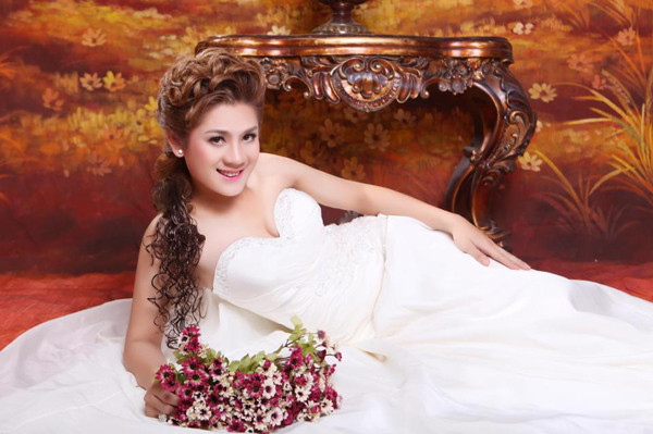 Bức hình đẹp long lanh này xuất hiện trên Facebook có tên Khanh Chi Lam kèm theo status: "My wish". Bức hình đẹp long lanh này xuất hiện trên Facebook có tên Khanh Chi Lam kèm theo status: "My wish".