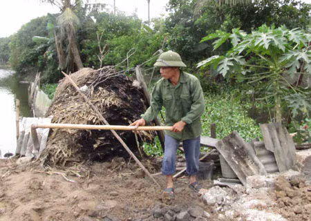 Từ tháng 2- 3/2010, tại mảnh đất rộng chừng 2.000 m2 của ông bà Bùi Văn Tác - Nguyễn Thị Huyền ở thôn Đồng Tâm, xã An Đồng (Quỳnh Phụ, Thái Bình) đã xảy ra gần 30 vụ cháy không rõ nguyên nhân. 3 gia đình con trai ông bà Tác - Huyền sống trên mảnh đất đó gồm các anh Bùi Văn Nghiễm, Bùi Văn Ngật và anh Bùi Văn Hựu. Đầu tiên, là vào sáng 21/2, người dân phát hiện cây rơm nhà anh Bùi Văn Nghiễm bỗng dưng bốc cháy. Gia đình chưa kịp định thần thì chiều cùng ngày, đống ngô của gia đình để ở ngoài vườn lại tiếp tục cháy. Kế bên nhà anh Nghiễm, chiều 23/2, đống rơm rạ của gia đình người em trai Bùi Văn Hựu cũng bốc hỏa. Sau đó, ngay cả quần áo mà các thành viên đang mặc trên người cũng tự nhiên bốc cháy nham nhở. Ngày 18/3, con gái anh Hựu là Bùi Thị Dịu đang đứng chơi ở gốc cây đào trong vườn nhà, bỗng dưng thấy lưng áo bốc lửa. Điều đặc biệt là quần áo Dịu còn bốc cháy ngay tại trường học. Đáng chú ý nhất là ngày 18/3, chiếc áo mắc trên tường và ghế nhựa phía dưới anh Bùi Văn Hựu bốc cháy ngùn ngụt. Dù đã dập kịp thời nhưng chiếc áo đã cháy đen, ghế thì chảy nhựa, tường nhà ám khói loang lổ. Hai chiếc chăn bông của bà Huyền để trên giường trong buồng đã lần lượt bốc cháy. Ngày 22/3, khi cả nhà đang ngồi nói chuyện thì phát hiện khói bốc ra từ chiếc tủ gỗ đựng quần áo. Giữa tháng 3/2010, quần của anh Bùi Văn Ngật đang treo tại mắc bỗng dưng cháy đỏ. Đồ đạc trong nhà nhiều thứ cũng bị "bà hỏa" hỏi thăm. Trước sự hoang mang của dư luận, các sở ban ngành đã vào cuộc. Tuy nhiên, những vụ cháy liên tiếp này không phải do hóa chất có trong tự nhiên mà do hai mẹ con bà Ngọ Thị Mến và Bùi Thị Dịu gây ra.