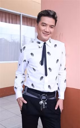 'Tôi chỉ biết làm những gì nó chạy trong đầu mình thôi. Tôi phải tính toán chứ, đâu thể đợi tới lúc U50, U60 mà cứ diễn đồ lòe loẹt nhảy tưng tưng theo kiểu dở ông dở thằng được'.