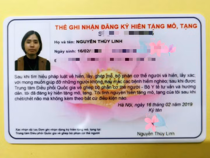 Thẻ đăng ký ghi nhận hiến tặng mô, tạng. Ảnh NVCC