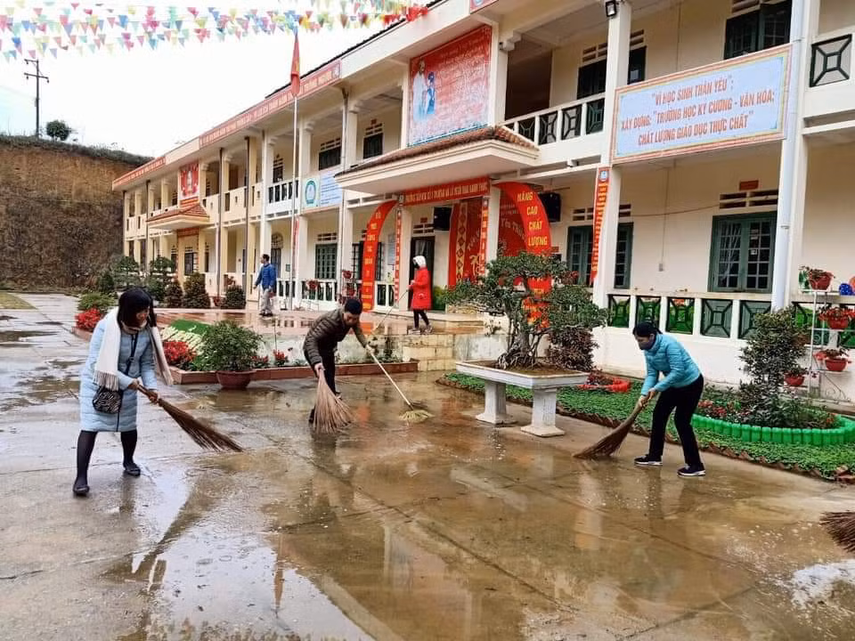 Ngành giáo dục tỉnh Lào Cai triển khai nhiều phương án đối phó với dịch virus corona (Ảnh:Hoàng Hằng) Ngành giáo dục tỉnh Lào Cai triển khai nhiều phương án đối phó với dịch virus corona (Ảnh:Hoàng Hằng)