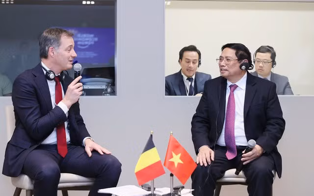 Thủ tướng Alexander De Croo khẳng định, EVFTA là động lực quan trọng thúc đẩy quan hệ kinh tế-thương mại giữa hai bên; chia sẻ sự quan tâm và sẽ thúc đẩy sớm thông qua EVIPA. Ảnh: VGP/Nhật Bắc