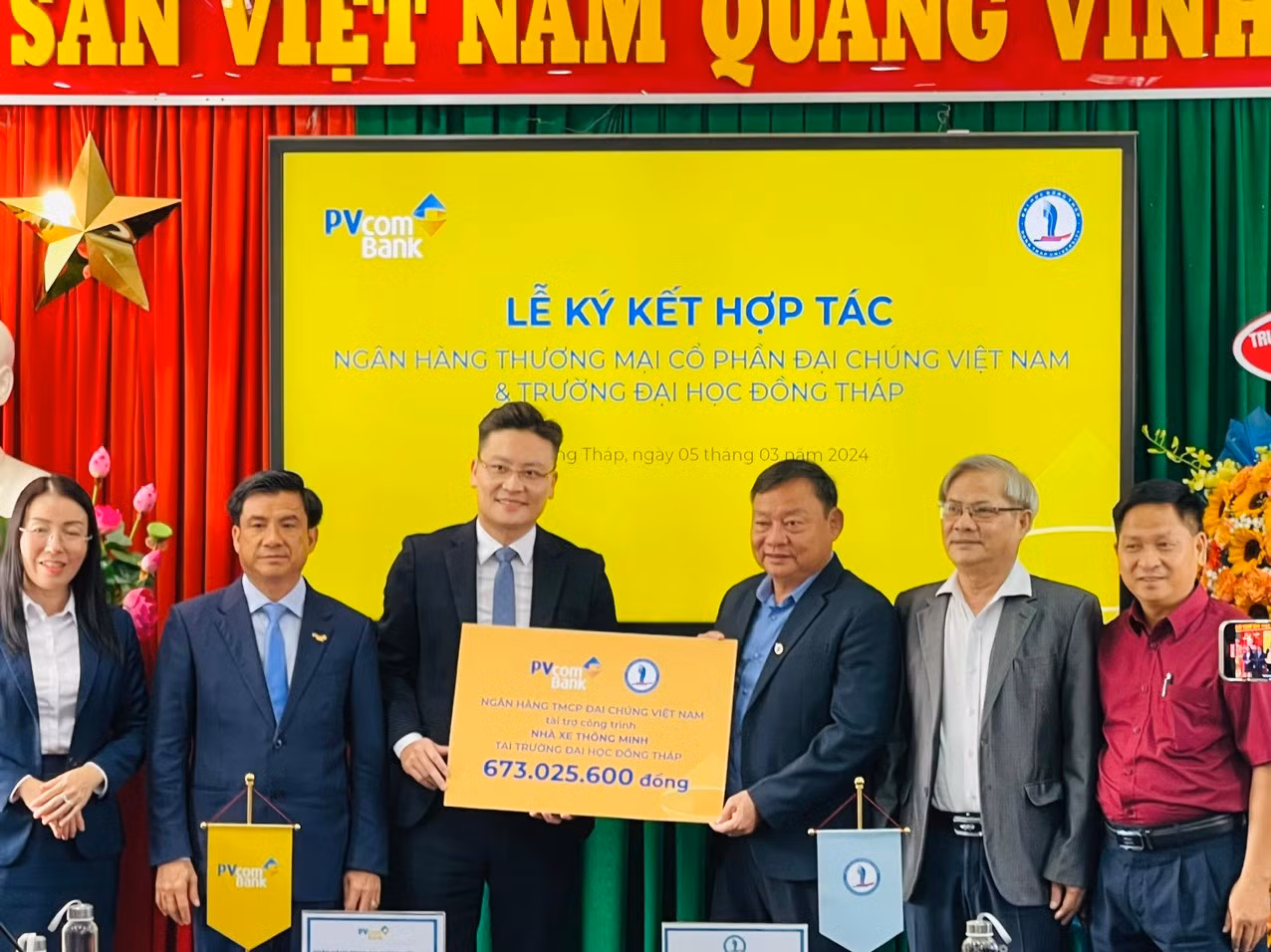 PVcomBank tài trợ gần 700 triệu đồng cho Dự án xây dựng Nhà xe thông minh của Trường Đại học Đồng Tháp.