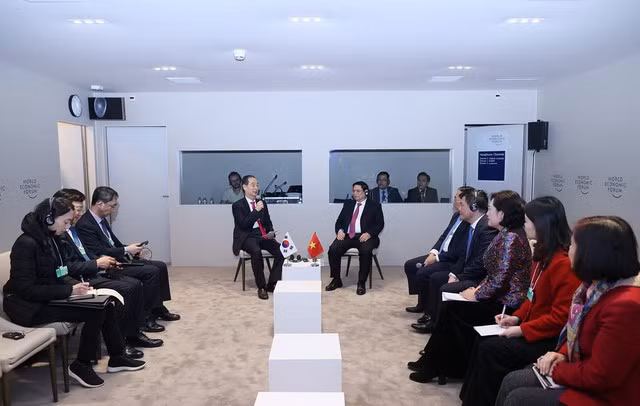 Thủ tướng Hàn Quốc nhấn mạnh, người dân và Chính phủ Hàn Quốc luôn nghĩ về Việt Nam như một người bạn hết sức gần gũi. Ảnh: VGP/Nhật Bắc
