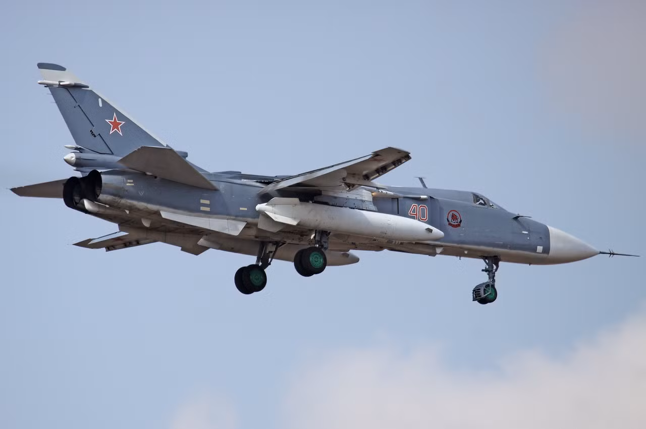 Su-24M2, hình minh họa.