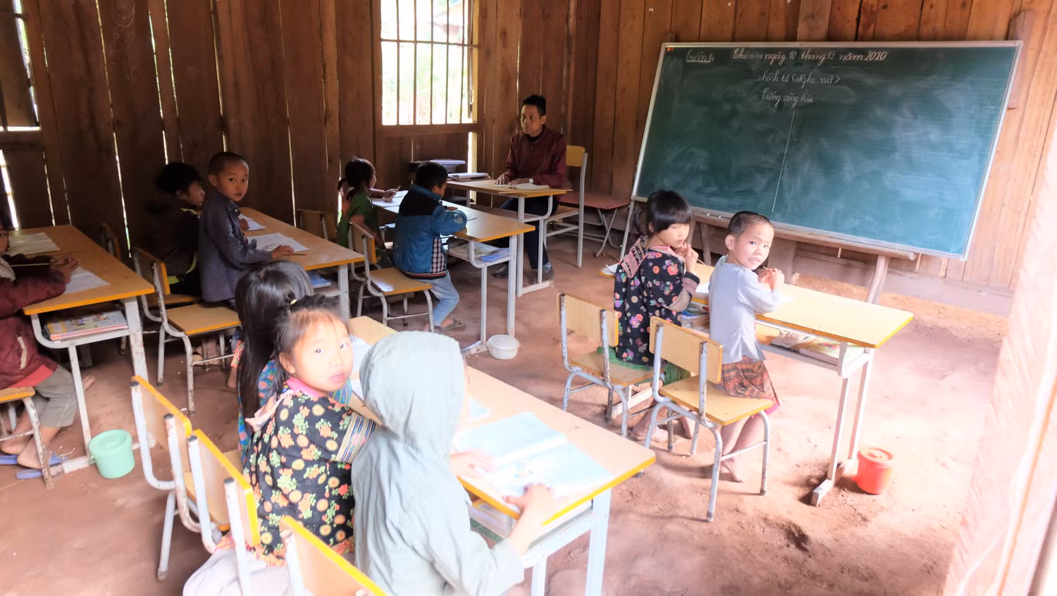 Lớp học của thầy giáo Lùng Văn Dũng. Ảnh: LC Lớp học của thầy giáo Lùng Văn Dũng. Ảnh: LC