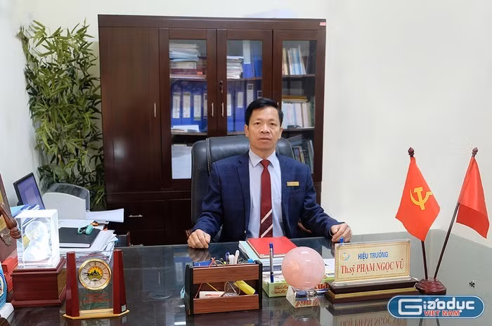 Thạc sĩ Phạm Ngọc Vũ - Hiệu trưởng Trường Cao đẳng Cơ điện Xây dựng Việt Xô (Ninh Bình). Ảnh: NTCC Thạc sĩ Phạm Ngọc Vũ - Hiệu trưởng Trường Cao đẳng Cơ điện Xây dựng Việt Xô (Ninh Bình). Ảnh: NTCC