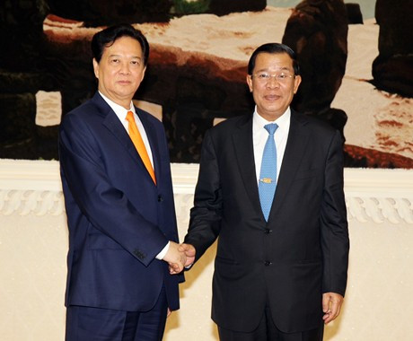 Thủ tướng Nguyễn Tấn Dũng và Thủ tướng Campuchia Hun Sen - Ảnh: VGP/Nhật Bắc Thủ tướng Nguyễn Tấn Dũng và Thủ tướng Campuchia Hun Sen - Ảnh: VGP/Nhật Bắc