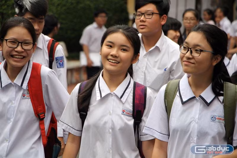 Thi tuyển sinh 10 vẫn có nhiều ưu điểm (Ảnh minh họa: Lã Tiến) Thi tuyển sinh 10 vẫn có nhiều ưu điểm (Ảnh minh họa: Lã Tiến)