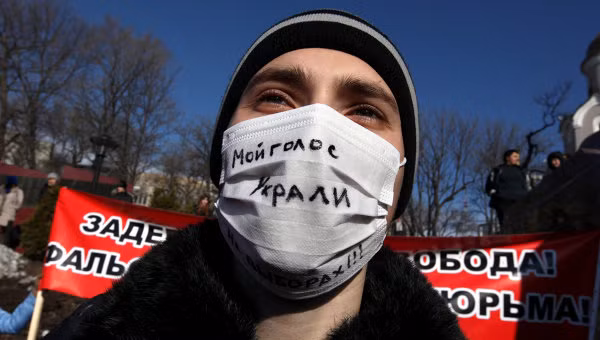 Người tham gia biểu tình tại Vladivostok ngày 10/12. Ảnh Rian