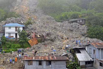 Siêu bão Nanmadol gây lở đất ở Manila, Philippines