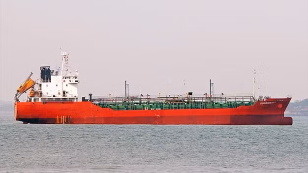 àu Sunrise 689 đã bị cướp biển tấn công. Sau khi bị cướp dầu và tài sản, tàu đã đang trên đường về Việt Nam. àu Sunrise 689 đã bị cướp biển tấn công. Sau khi bị cướp dầu và tài sản, tàu đã đang trên đường về Việt Nam.