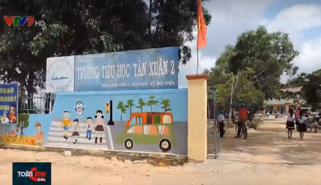 Trường Tiểu học Tân Xuân 2 huyện Hàm Tân nơi xảy ra vụ thầy giáo dâm ô nhiều học sinh (Ảnh VTV) Trường Tiểu học Tân Xuân 2 huyện Hàm Tân nơi xảy ra vụ thầy giáo dâm ô nhiều học sinh (Ảnh VTV)