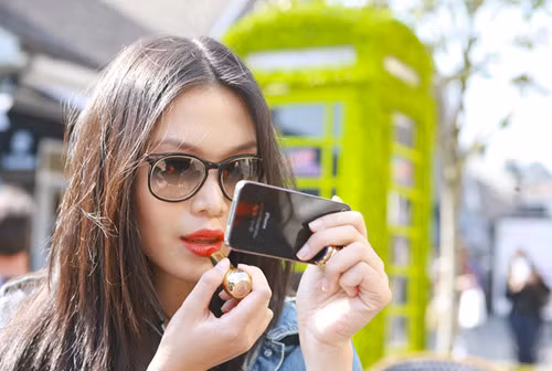 Giờ thì mọi người thêm hiểu hơn tại sao các ngôi sao thích dùng dế xịn!!!