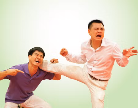 Bắc ơi, chú đừng có đứng cao lên, rách quần mới của anh bây giờ. Vợ anh nó lại tưởng anh lăng nhăng thì chết đấy!