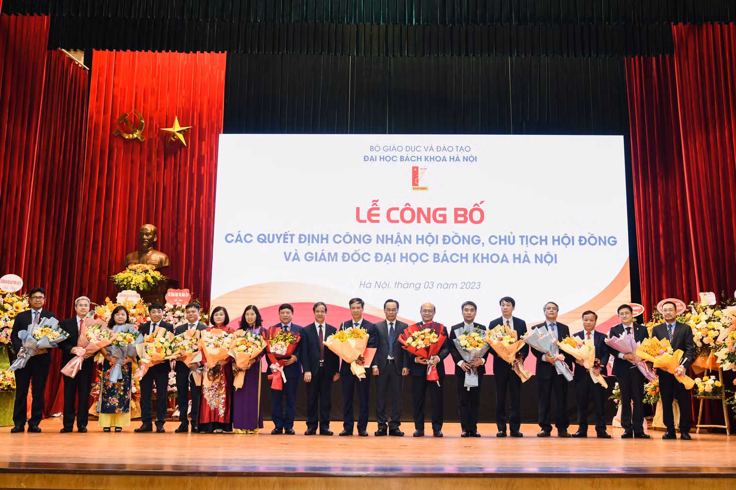 Ngày 17/3/2023, tại Đại học Bách khoa Hà Nội, Bộ trưởng Bộ Giáo dục và Đào tạo Nguyễn Kim Sơn công bố Quyết định chuyển Trường Đại học Bách khoa Hà Nội thành Đại học Bách khoa Hà Nội, đồng thời trao các Quyết định công nhận Hội đồng đại học, Chủ tịch hội đồng, Giám đốc Đại học Bách khoa Hà Nội nhiệm kỳ 2020-2025. Ngày 17/3/2023, tại Đại học Bách khoa Hà Nội, Bộ trưởng Bộ Giáo dục và Đào tạo Nguyễn Kim Sơn công bố Quyết định chuyển Trường Đại học Bách khoa Hà Nội thành Đại học Bách khoa Hà Nội, đồng thời trao các Quyết định công nhận Hội đồng đại học, Chủ tịch hội đồng, Giám đốc Đại học Bách khoa Hà Nội nhiệm kỳ 2020-2025.