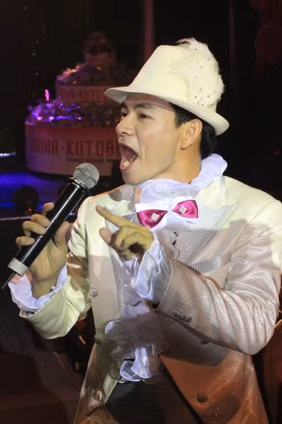 Anh “quậy” hết cỡ cùng các bé. Anh “quậy” hết cỡ cùng các bé.