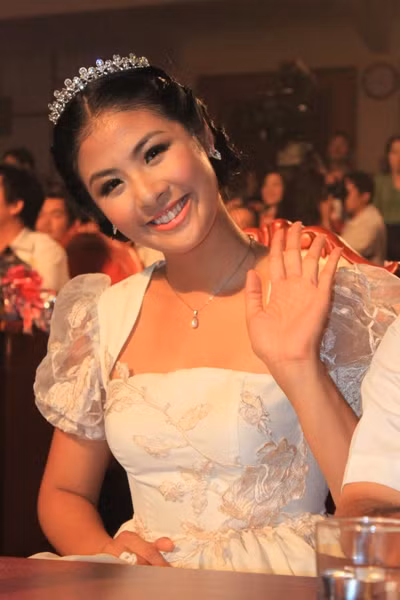 “Công chúa” Ngọc Hân cũng biết tạo dáng rất “xì tin” “Công chúa” Ngọc Hân cũng biết tạo dáng rất “xì tin”