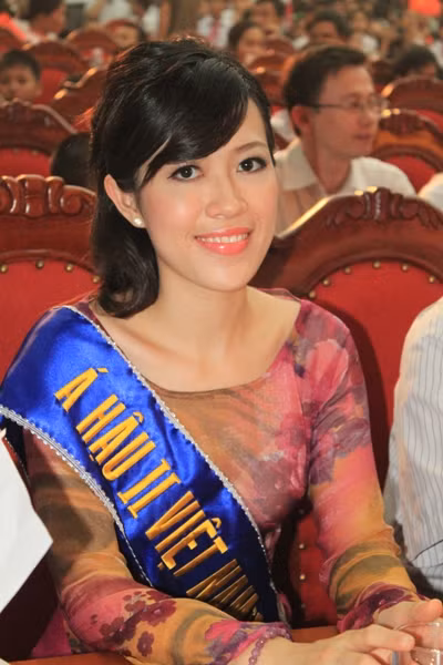 Á hậu 2 người Việt tại Châu Âu 2011 Võ Hồng Quân Á hậu 2 người Việt tại Châu Âu 2011 Võ Hồng Quân