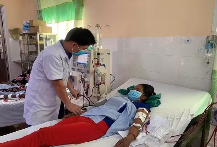 Chị Thị Xương đang chạy thận tại Trung tâm Y tế huyện Lộc Ninh. Chị Thị Xương đang chạy thận tại Trung tâm Y tế huyện Lộc Ninh.