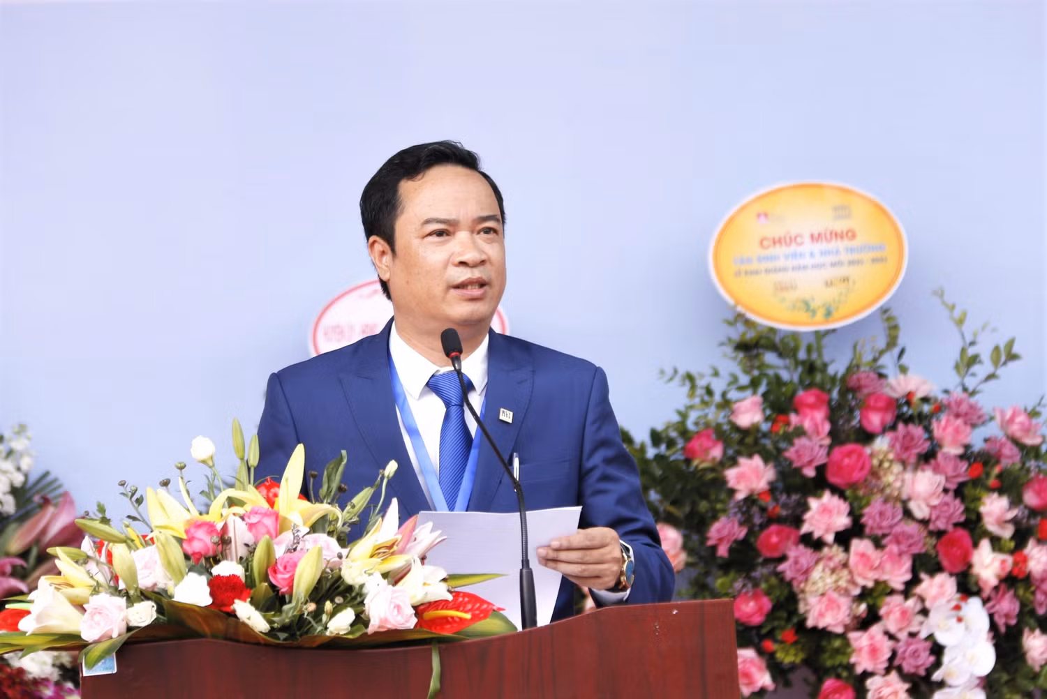 Tiến sĩ Nguyễn Văn Định (Phó Hiệu trưởng Trường Đại học Sư phạm Nghệ thuật Trung ương) đọc thư của Chủ tịch nước.