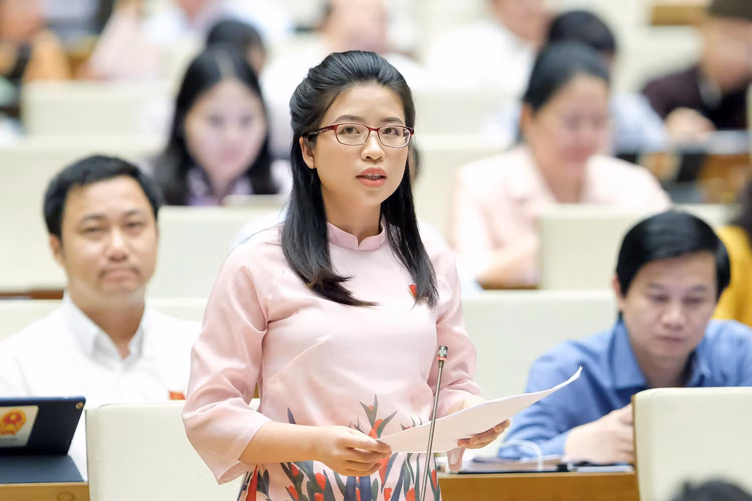 Theo Đại biểu Quốc hội Nguyễn Thị Hà - Đoàn Đại biểu Quốc hội tỉnh Bắc Ninh, khi dạy học trực tuyến, nhiều thầy cô cũng đã “chuyển mình” từ cách dạy truyền thụ một chiều sang “lấy học sinh làm trung tâm”. Ảnh: Nhân vật cung cấp. Theo Đại biểu Quốc hội Nguyễn Thị Hà - Đoàn Đại biểu Quốc hội tỉnh Bắc Ninh, khi dạy học trực tuyến, nhiều thầy cô cũng đã “chuyển mình” từ cách dạy truyền thụ một chiều sang “lấy học sinh làm trung tâm”. Ảnh: Nhân vật cung cấp.