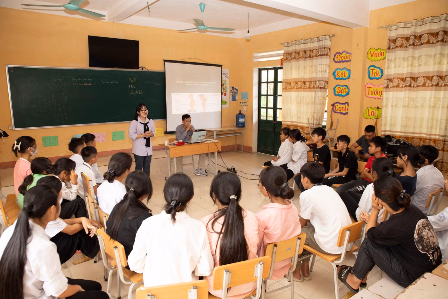 Đây là một trong những kiến thức và kỹ năng rất cần thiết được phổ biến trong môi trường học đường. Đây là một trong những kiến thức và kỹ năng rất cần thiết được phổ biến trong môi trường học đường.