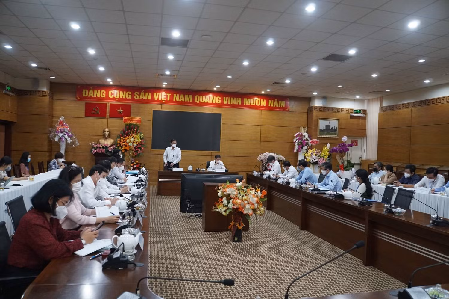 Toàn cảnh buổi làm việc giữa lãnh đạo Thành phố Hồ Chí Minh và Sở Giáo dục sáng ngày 19/11 (ảnh: P.L) Toàn cảnh buổi làm việc giữa lãnh đạo Thành phố Hồ Chí Minh và Sở Giáo dục sáng ngày 19/11 (ảnh: P.L)