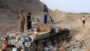Lính quân đội Yemen ở gần thị trấn Jaar. Ảnh AFP. Lính quân đội Yemen ở gần thị trấn Jaar. Ảnh AFP.