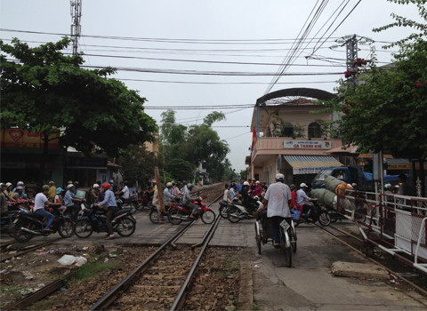 Tuyến đường Trần Cao Vân cắt ngang ngay giữa ga Thanh Khê - Đà Nẵng, nằm cách ga Đà Nẵng 1,5km Ảnh: Nguyen Van Khanh. Tuyến đường Trần Cao Vân cắt ngang ngay giữa ga Thanh Khê - Đà Nẵng, nằm cách ga Đà Nẵng 1,5km Ảnh: Nguyen Van Khanh.