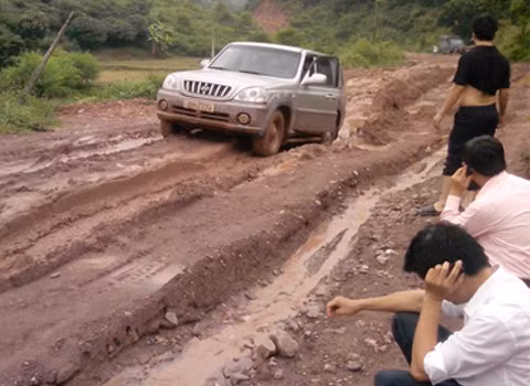 Đường quốc lộ 31 có thể dùng thi off road. Ảnh: Nguyễn Thành Tâm. Đường quốc lộ 31 có thể dùng thi off road. Ảnh: Nguyễn Thành Tâm.
