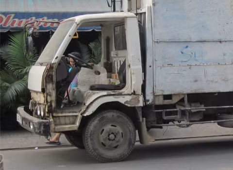 Xe tải không cửa. Ảnh: Minh Sách. Xe tải không cửa. Ảnh: Minh Sách.