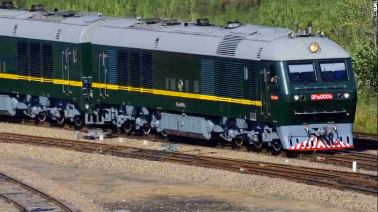 Chiếc tàu hỏa đặc biệt được cho là đã chở cha ông Kim Jong-un sang Trung Quốc năm 2010, ảnh: CNN. Chiếc tàu hỏa đặc biệt được cho là đã chở cha ông Kim Jong-un sang Trung Quốc năm 2010, ảnh: CNN.