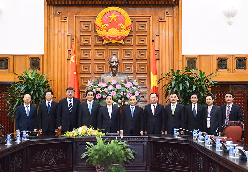 Thủ tướng Nguyễn Xuân Phúc tiếp Bộ trưởng Công an Trung Quốc - ông Quách Thành Côn. ảnh: vgp. Thủ tướng Nguyễn Xuân Phúc tiếp Bộ trưởng Công an Trung Quốc - ông Quách Thành Côn. ảnh: vgp.