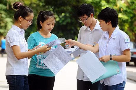 Kết thúc đợt 1, Hóa và tiếng Anh khó đạt điểm cao ảnh 2